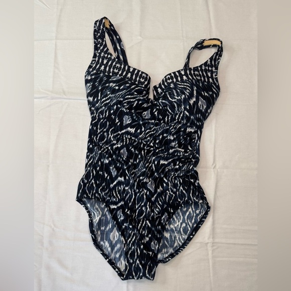 Miraclesuit Blue and White Women’s Escape One Piece in Palatium Colorblock - Picture 2 of 9